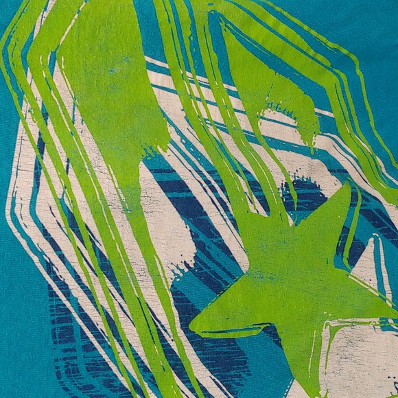 Y2K Famous Stars and Straps Tee - Picture 4 of 4